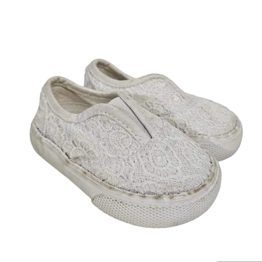 Baby Girls white lace slip on flats sz 3